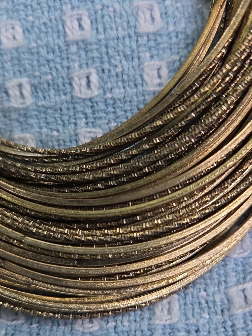 Multi-Strand Stack Of 80 Single Interlocking Bracelets. - Picture 9 of 11